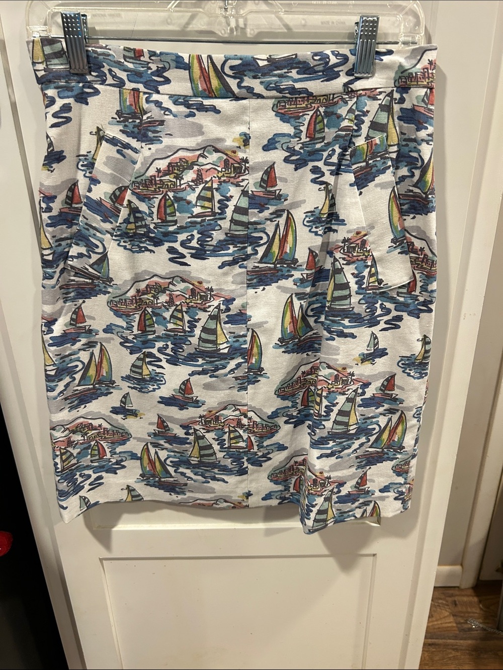 Nine West White Nautical Sailboat Pencil Skirt